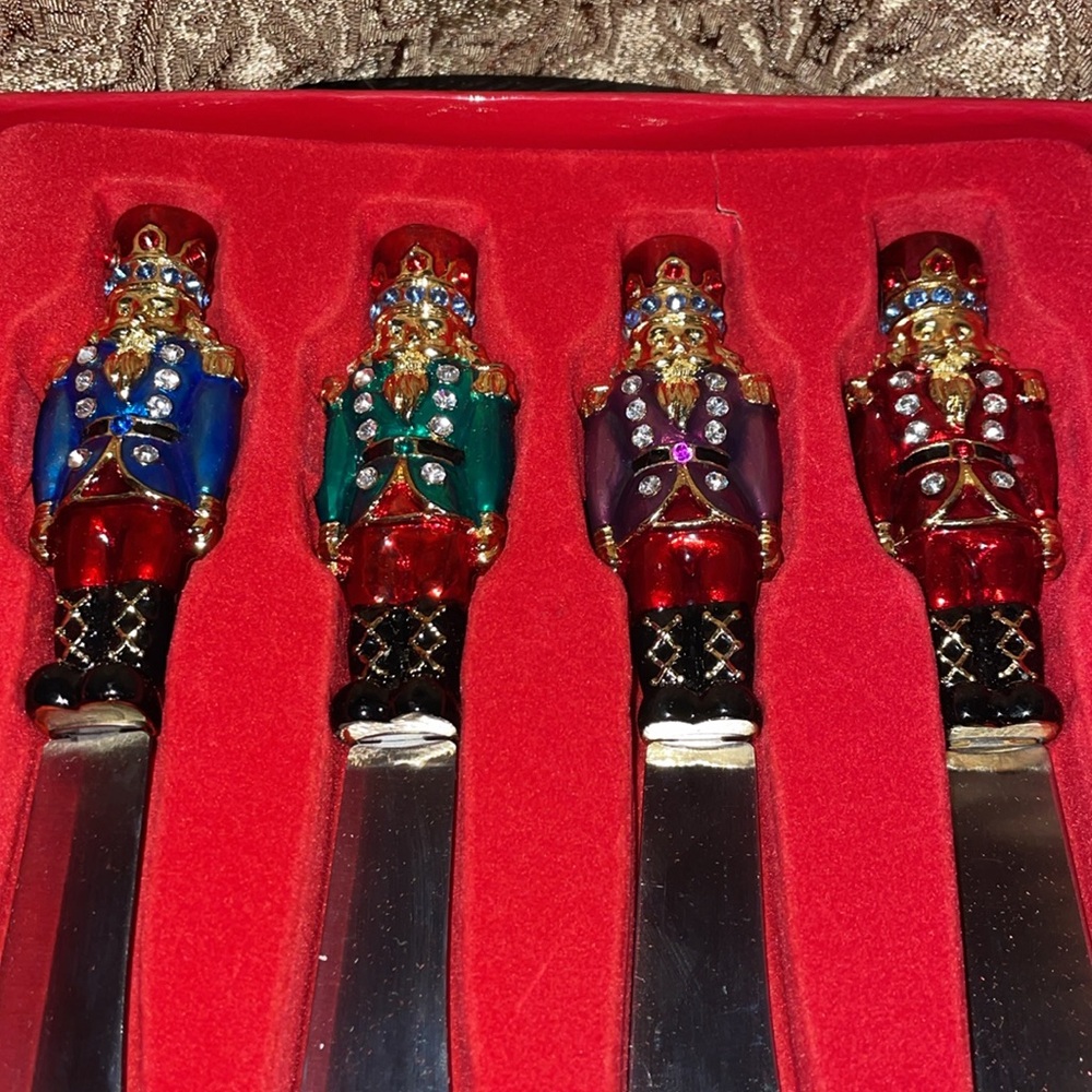 NIB Nutcracker Themed Spreader Set - Multicolor - Picture 3 of 8